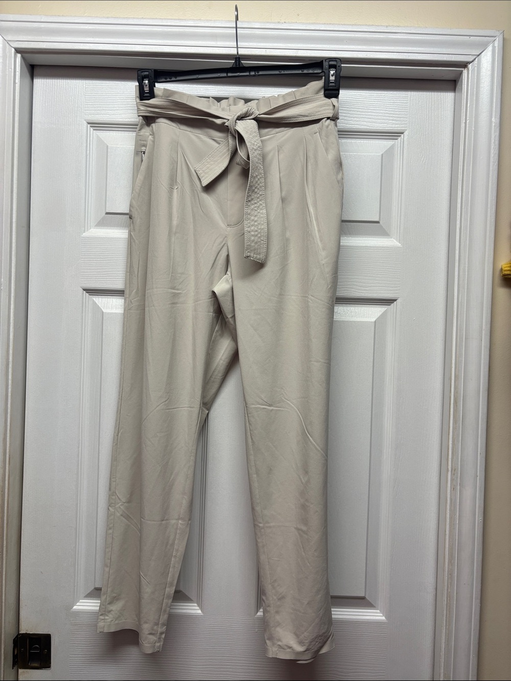 Athleta Skyline Pant High-Waist Tie-Belt Trousers in Light Beige Sz 6